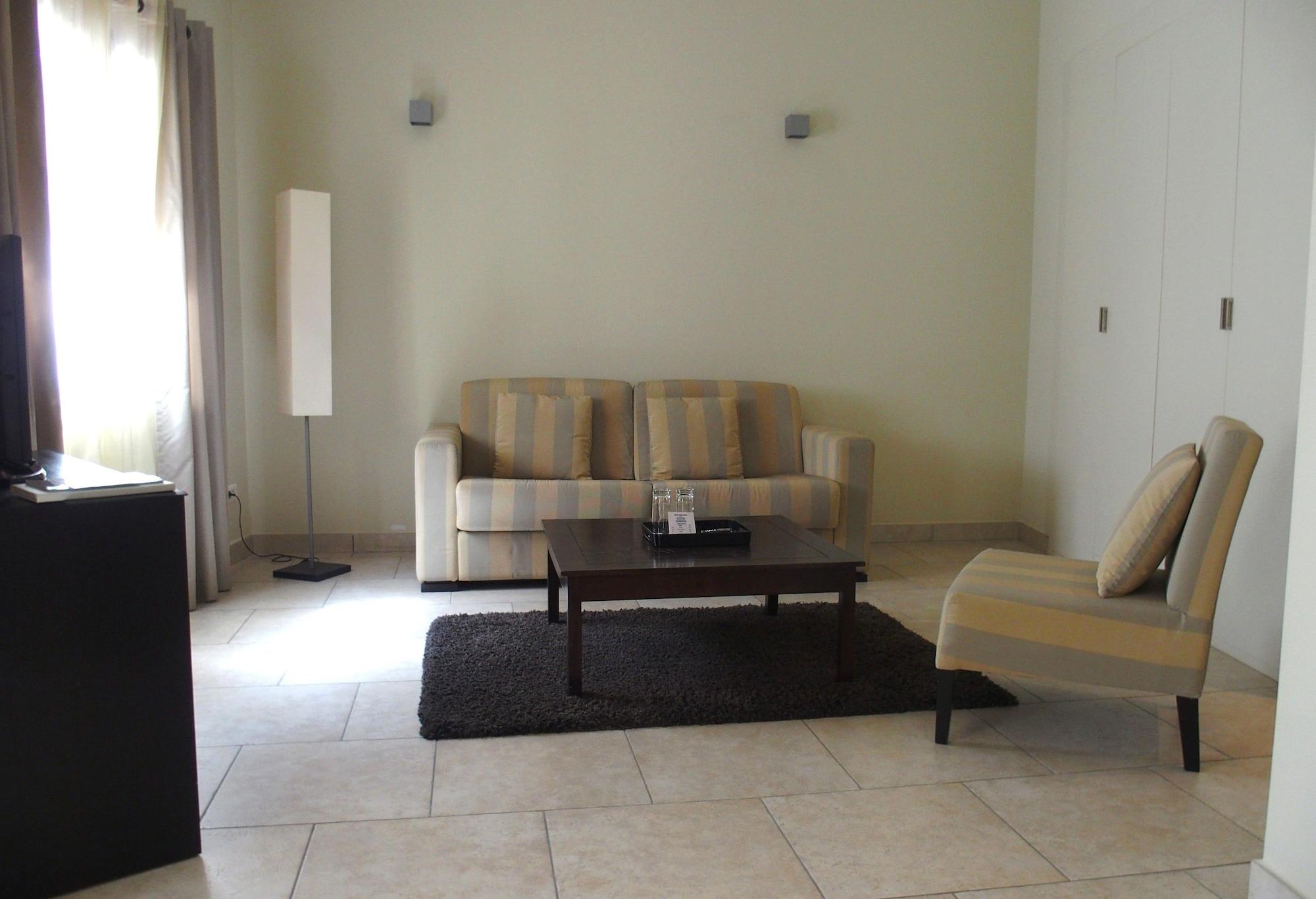 Perla Rossa Hotel เอลเลอรูซ ภายนอก รูปภาพ