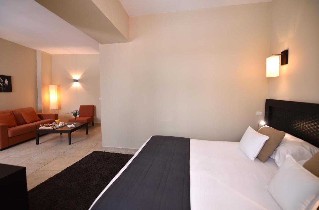 Perla Rossa Hotel เอลเลอรูซ ภายนอก รูปภาพ