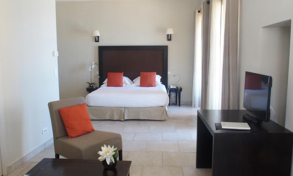 Perla Rossa Hotel เอลเลอรูซ ภายนอก รูปภาพ
