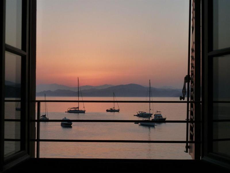 Perla Rossa Hotel เอลเลอรูซ ภายนอก รูปภาพ
