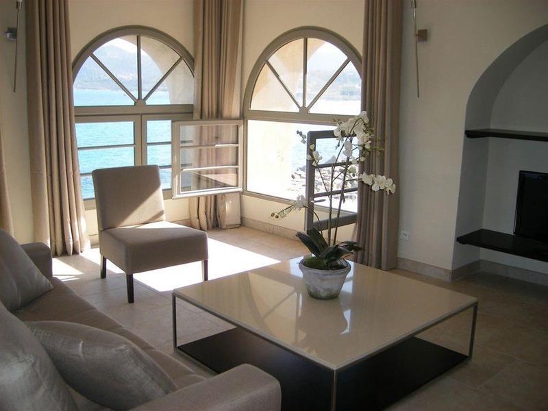 Perla Rossa Hotel เอลเลอรูซ ภายนอก รูปภาพ