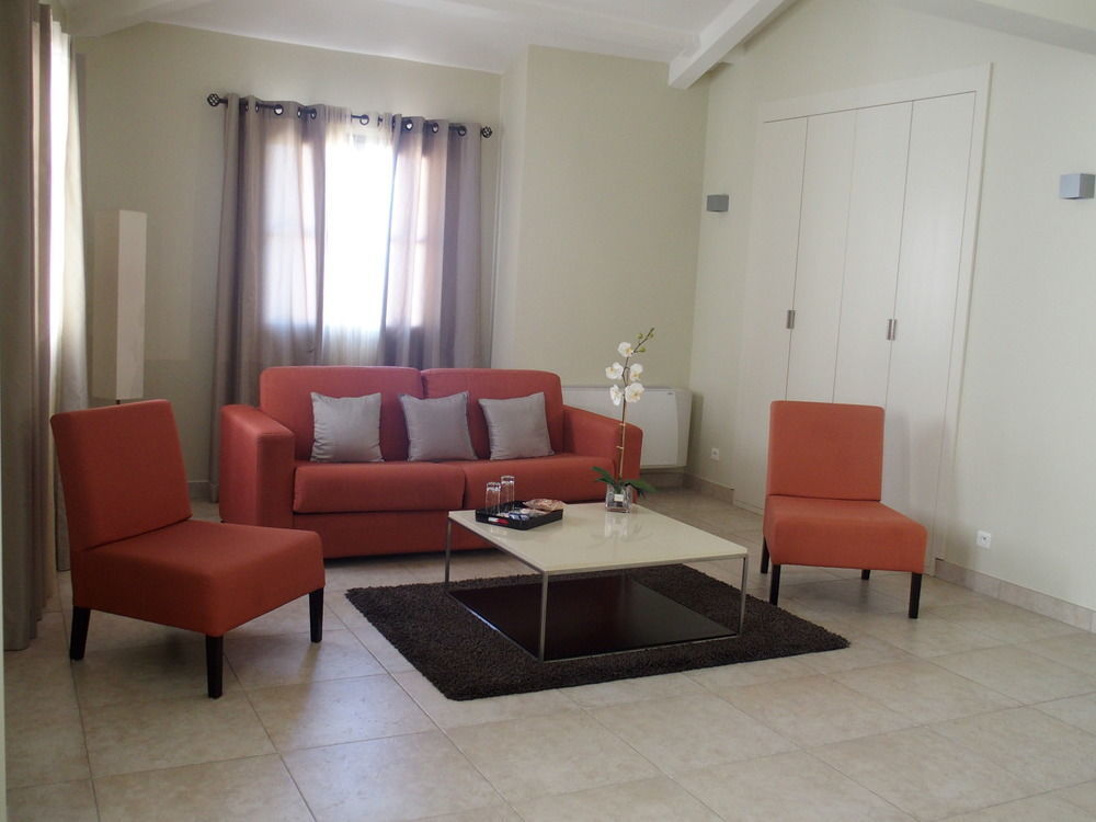 Perla Rossa Hotel เอลเลอรูซ ภายนอก รูปภาพ
