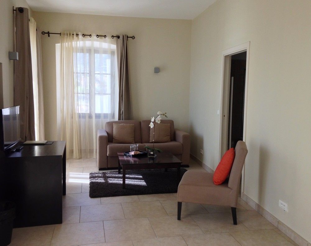 Perla Rossa Hotel เอลเลอรูซ ภายนอก รูปภาพ