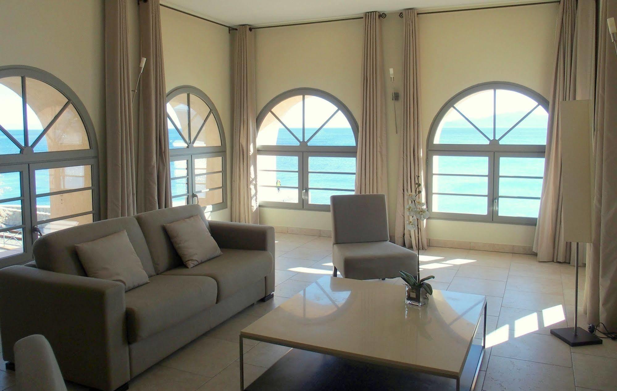 Perla Rossa Hotel เอลเลอรูซ ภายนอก รูปภาพ